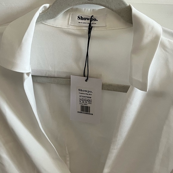 NWT FRIEDERIKE SHIRT - CROPPED TIE BACK WRAP SHIRT IN WHITE - showpo - Picture 6 of 7